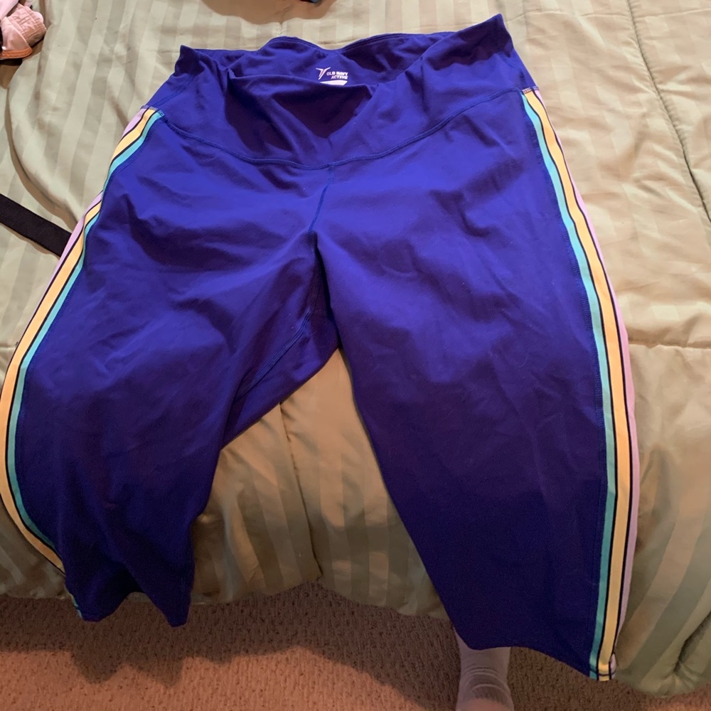 2 pairs of work out leggings